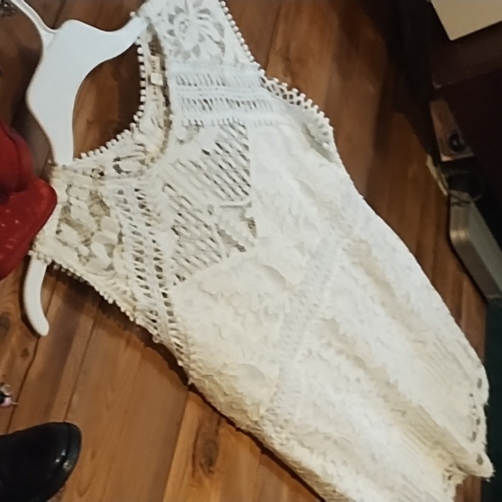 Main Strip lace dress